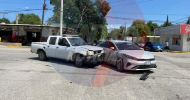 Chocan a camioneta de protección civil