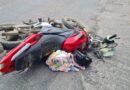 Lesionan a familia que viajaba en motocicleta